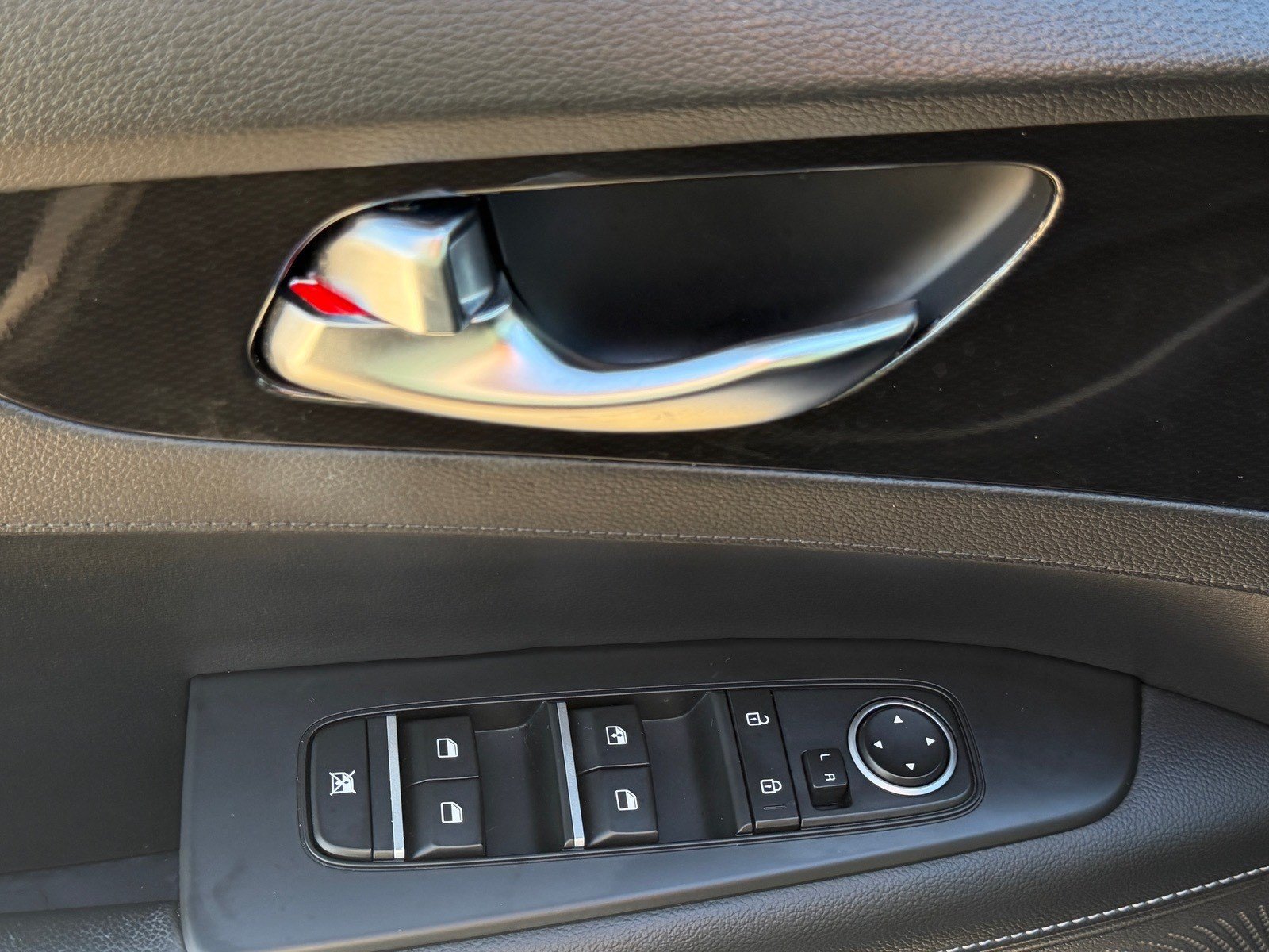 Certified 2024 Kia Forte GT-Line FWD image 28