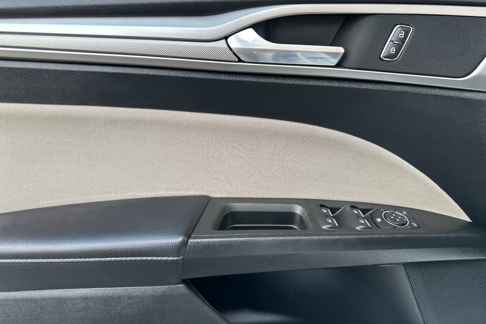 Used 2018 Ford Fusion S FWD image 11