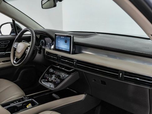 Used 2022 Lincoln Corsair FWD image 10