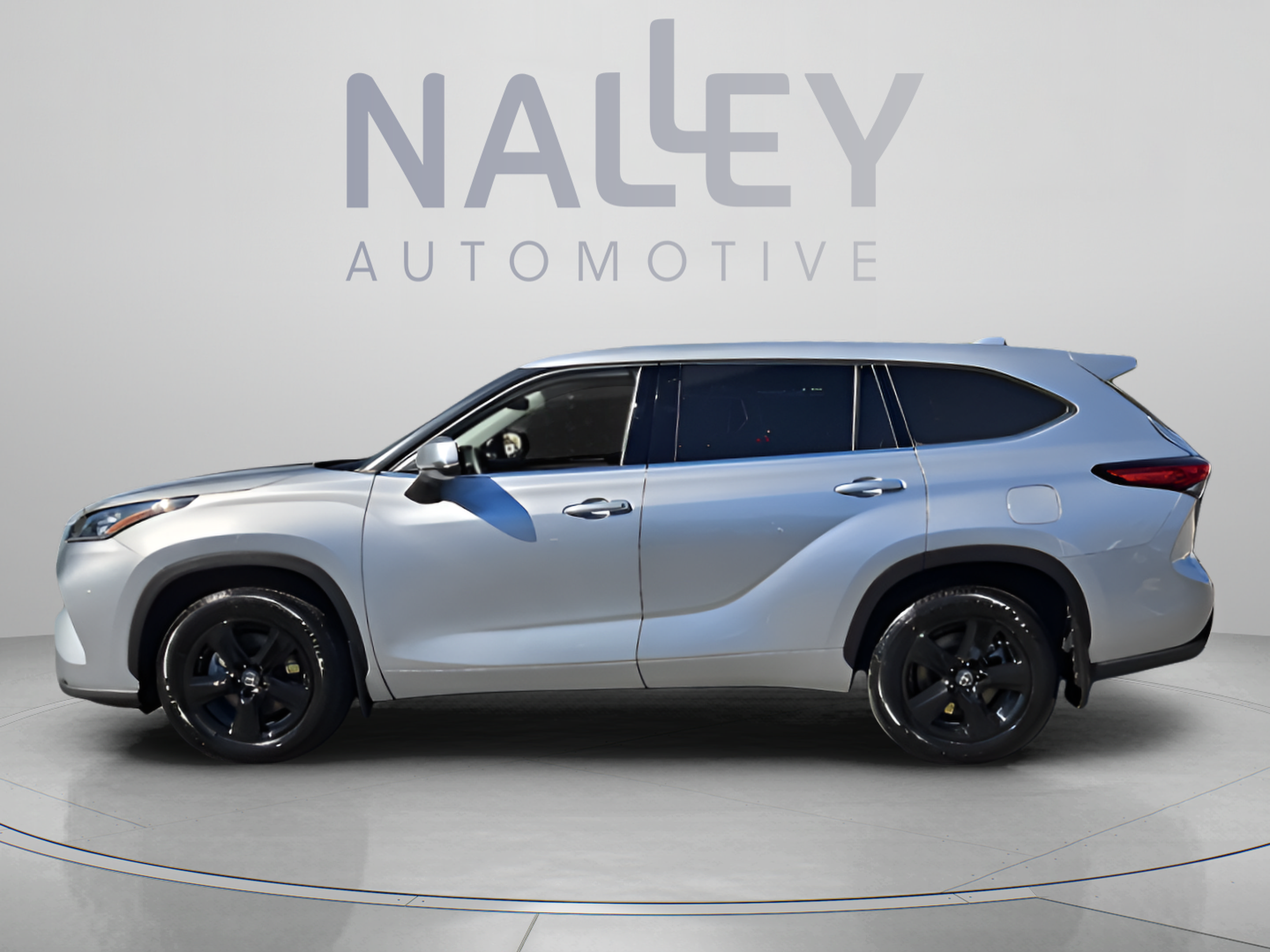 Certified 2020 Toyota Highlander L AWD/4WD image 2