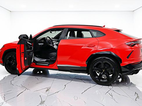Used 2020 Lamborghini Urus AWD/4WD image 8