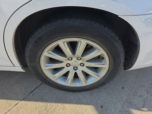 Used 2012 Chrysler 300 Limited image 10