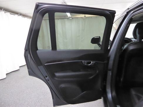 Used 2016 Volvo XC90 T6 Momentum w/ Momentum Plus Package image 29