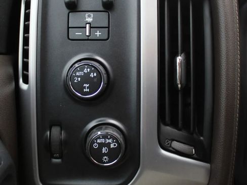 Used 2015 GMC Sierra 1500 SLT w/ SLT Crew Cab Value Package image 19