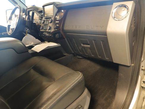 Used 2016 Ford F250 Lariat w/ Chrome Package image 17