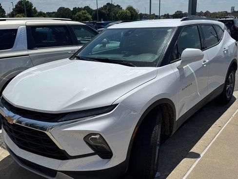 Used 2024 Chevrolet Blazer LT w/ Convenience Package FWD image 4