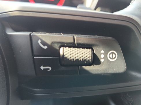 Certified 2024 Porsche Cayenne Coupe image 24