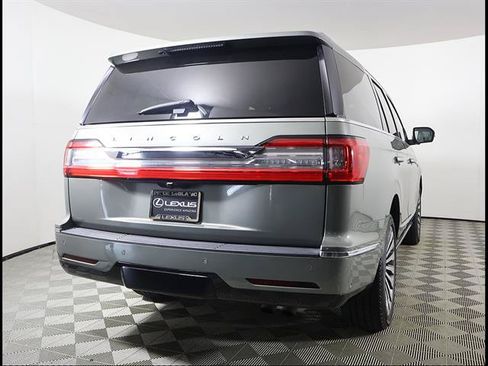 Used 2019 Lincoln Navigator Reserve AWD/4WD image 5