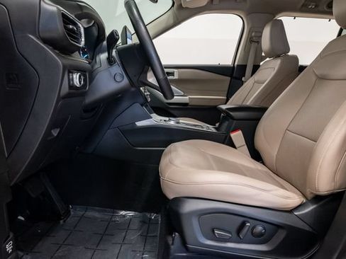 Used 2023 Ford Explorer Limited w/ Hybrid Equipment Group 310A AWD/4WD image 12