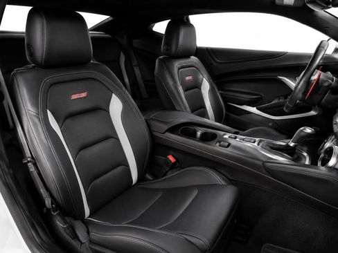 Used 2019 Chevrolet Camaro SS RWD image 15