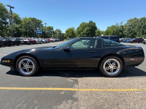 Used 1993 Chevrolet Corvette Coupe RWD image 8