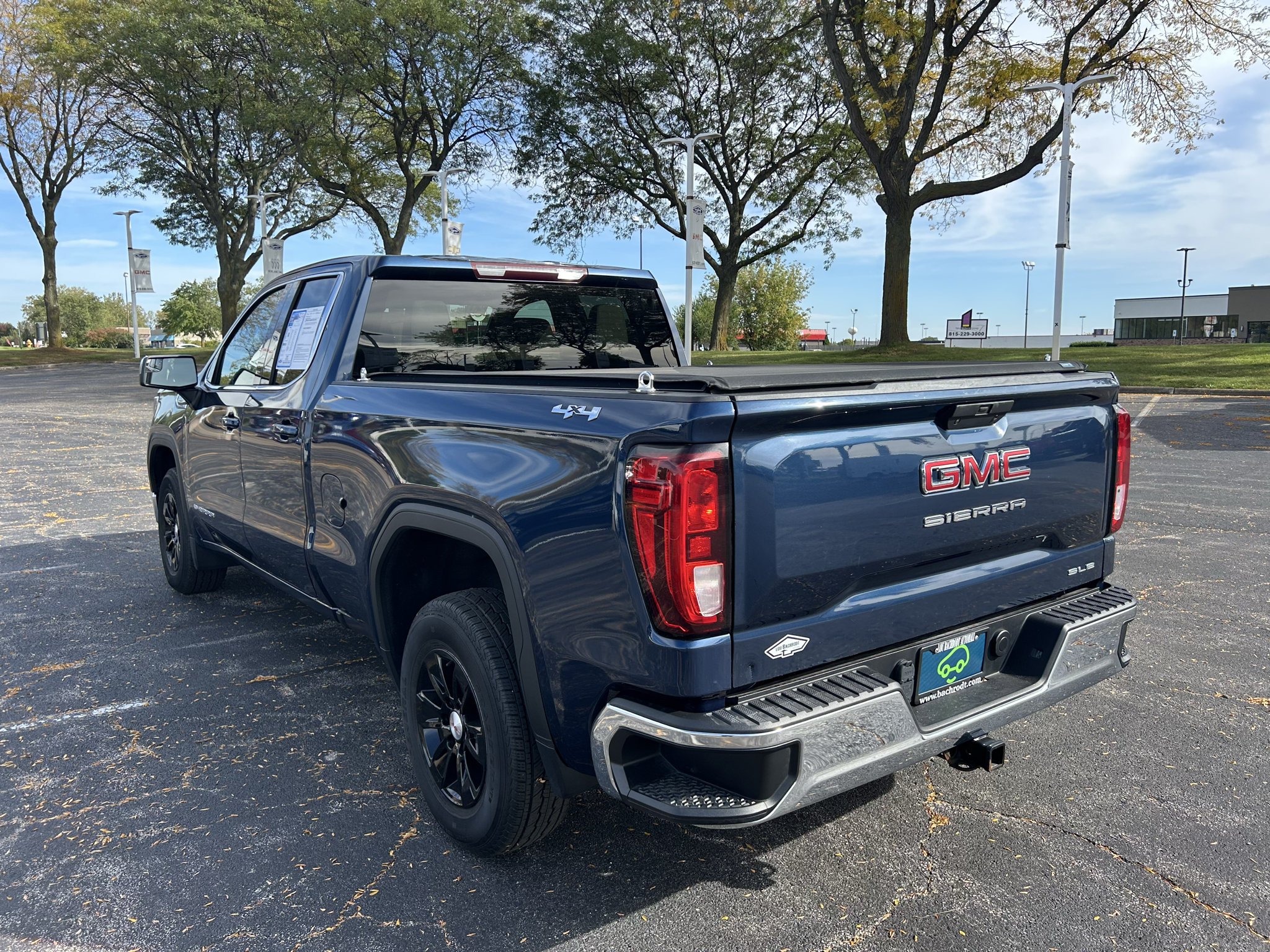 Used 2020 GMC Sierra 1500 SLE w/ SLE Value Package AWD/4WD image 5