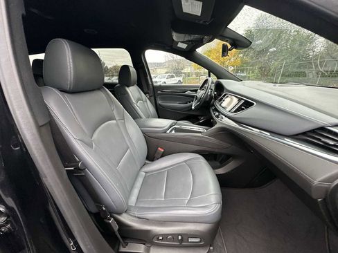 Used 2024 Buick Enclave Premium image 25