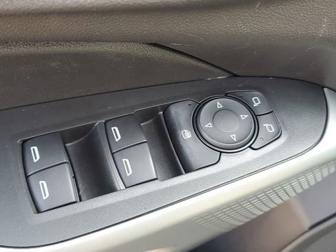 Certified 2024 Chevrolet Trax RS FWD image 14