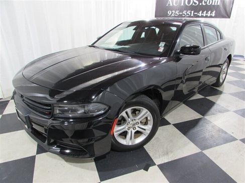 Used 2022 Dodge Charger SXT image 12
