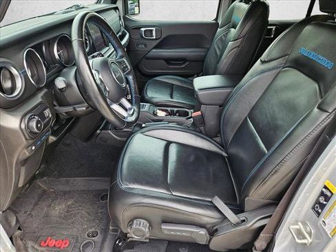 Used 2023 Jeep Wrangler Unlimited Rubicon 4xe w/ Cold Weather Group AWD/4WD image 12