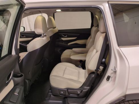 Certified 2021 Subaru Ascent Premium w/ Sport Package image 16