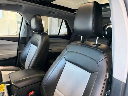 Used 2024 Ford Explorer XLT w/ Equipment Group 202A AWD/4WD image 14
