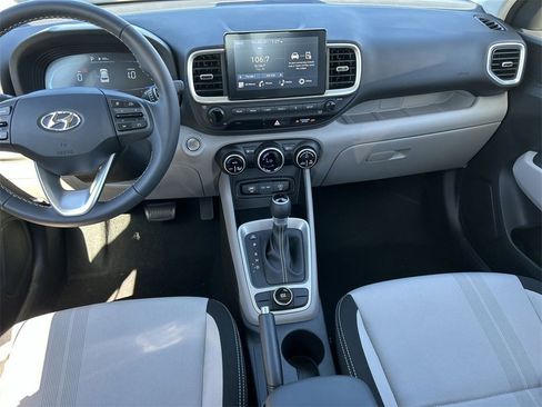 New 2025 Hyundai Venue SEL image 5