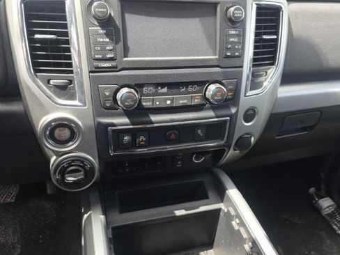 Used 2017 Nissan Titan PRO-4X AWD/4WD image 13