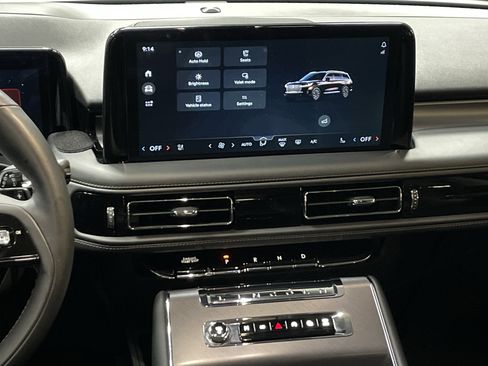 Used 2025 Lincoln Aviator 2WD image 31