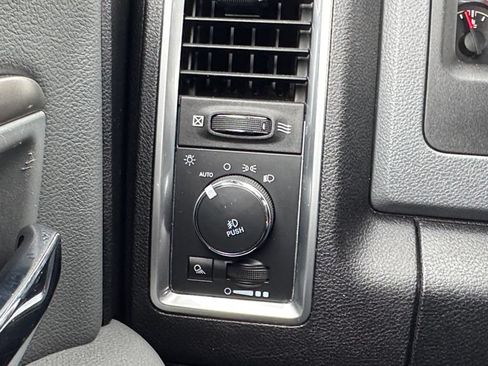 Used 2017 RAM 1500 Big Horn AWD/4WD image 30