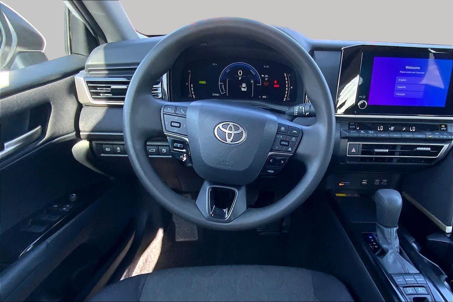 Used 2025 Toyota Camry LE FWD image 6