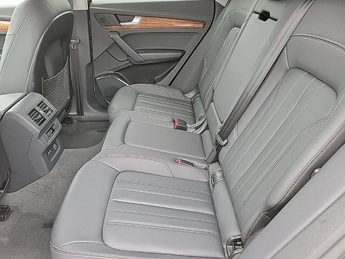 Used 2023 Audi Q5 2.0T Premium w/ Convenience Package AWD/4WD image 15