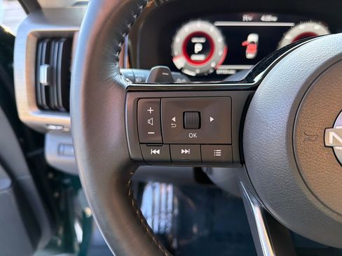 Used 2023 Nissan Pathfinder Platinum w/ Black Appearance Package image 22