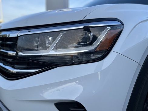 Used 2023 Volkswagen Atlas SE w/ Black Wheel Package image 11