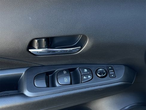 Certified 2023 Nissan Kicks SV image 23