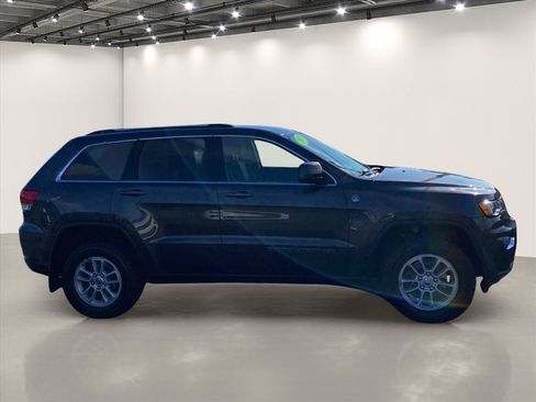 Used 2019 Jeep Grand Cherokee Laredo AWD/4WD image 8
