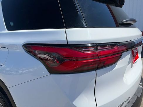 Used 2022 Chevrolet Traverse LT AWD/4WD image 20