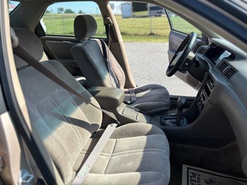 Used 1998 Toyota Camry CE image 14