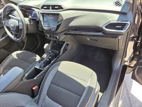 Certified 2023 Chevrolet TrailBlazer LT w/ Convenience Package FWD image 16