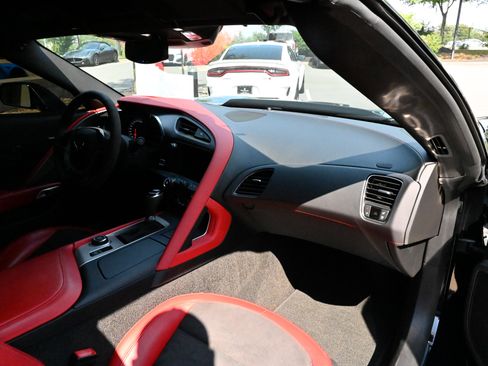 Used 2019 Chevrolet Corvette Z06 RWD image 36