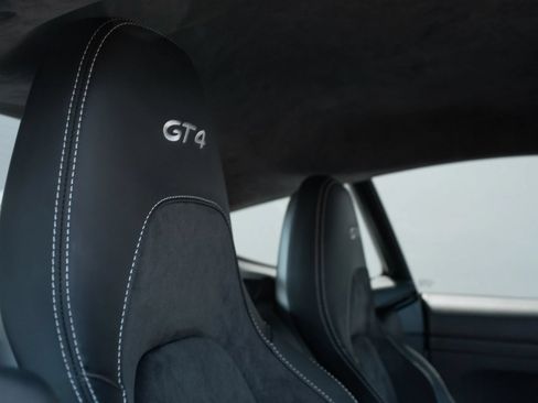 Used 2020 Porsche 718 Cayman GT4 RWD image 11