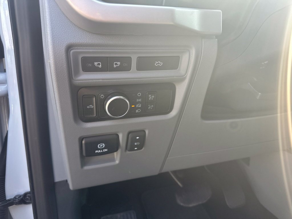 Used 2023 Ford F150 Lightning XLT AWD/4WD image 23
