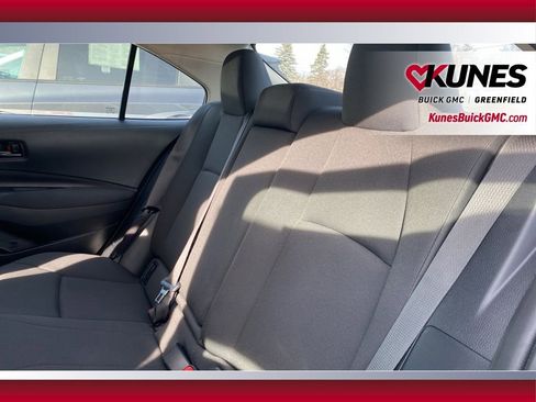 Used 2025 Toyota Corolla LE image 33