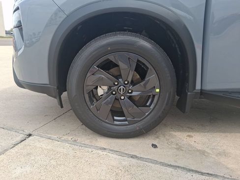 New 2026 Nissan Rogue SV FWD image 27