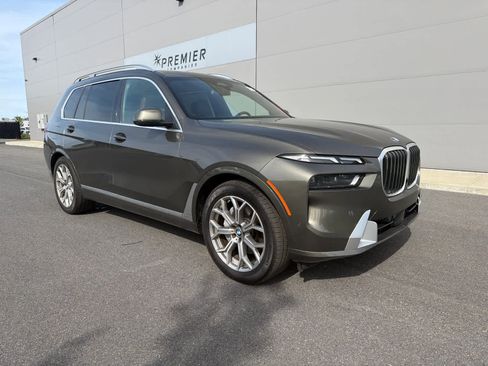 Used 2026 BMW X7 xDrive40i w/ Executive Package AWD/4WD image 2