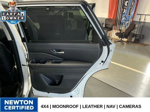 Used 2024 Nissan Pathfinder Platinum w/ Lighting Package (N92) image 33