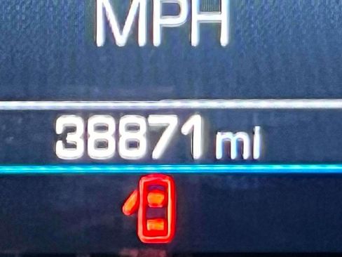 Used 2023 GMC Acadia SLE w/ Driver Convenience Package image 27