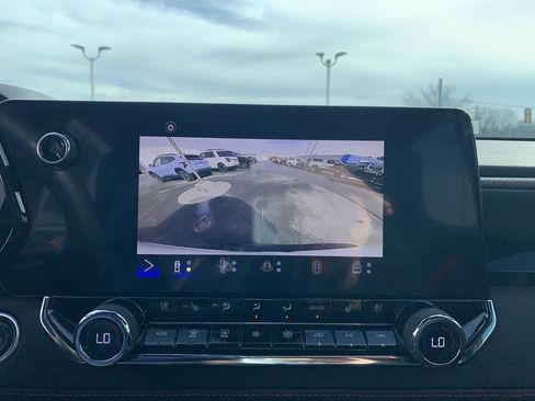 Used 2023 Chevrolet Colorado Z71 w/ Z71 Convenience Package 2 image 24