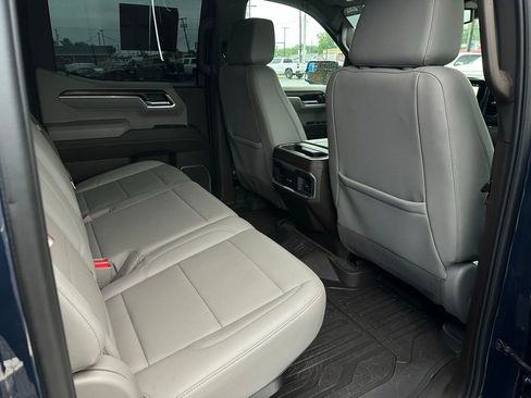 Used 2023 GMC Sierra 1500 SLT w/ SLT Premium Package AWD/4WD image 18