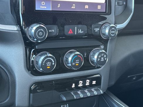 New 2026 RAM 1500 4x4 Crew Cab image 18