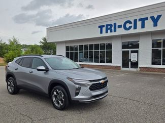 Used 2024 Chevrolet Trax LT image 1