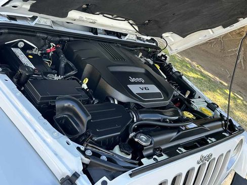 Used 2016 Jeep Wrangler Unlimited Sahara w/ Connectivity Group image 66