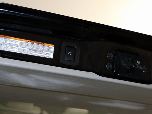 Used 2015 Toyota Sienna XLE image 28