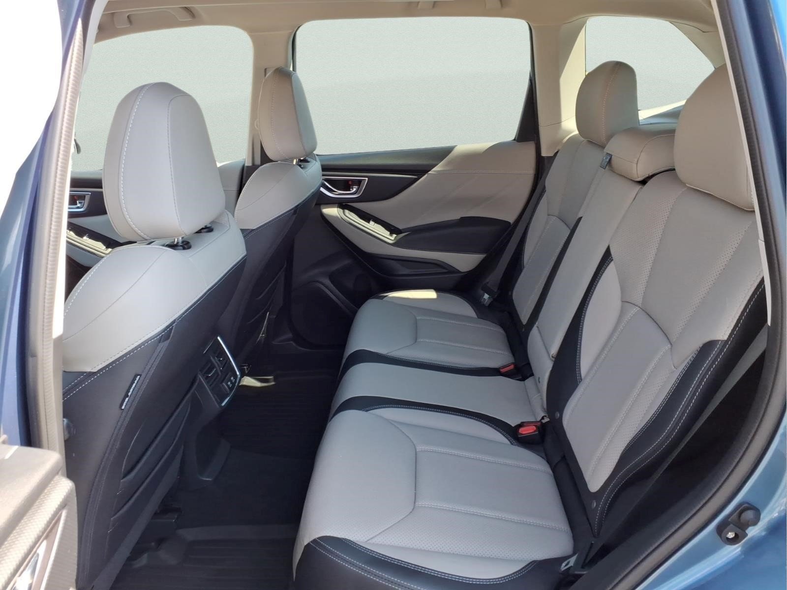 Used 2022 Subaru Forester Limited AWD/4WD image 6